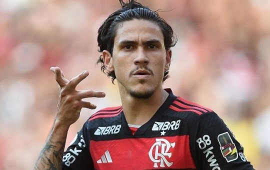 Atacante do Flamengo rebate treinador e aumenta clima tenso ' Beirou o ridículo '