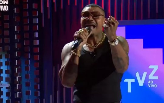 Naldo Benny surpreende ao interpretar Bruno Mars