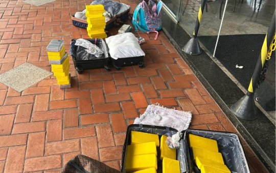 Trio é preso com 30 kg de cocaína em ônibus na Bahia