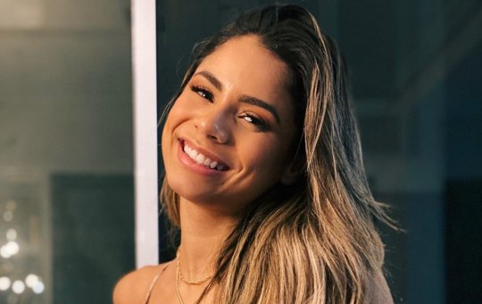 Imagem de Lexa sorrindo