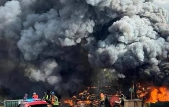 Grande incêndio atinge festival na Europa