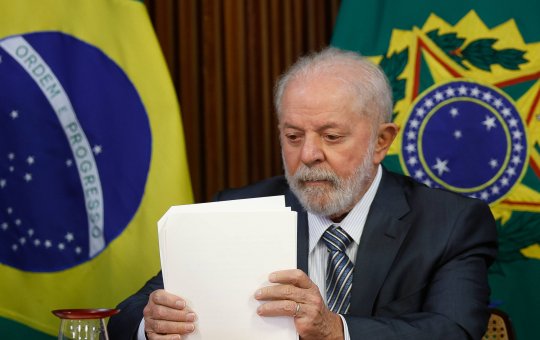Lula veta projeto que aumenta número de deputados de 513 para 531