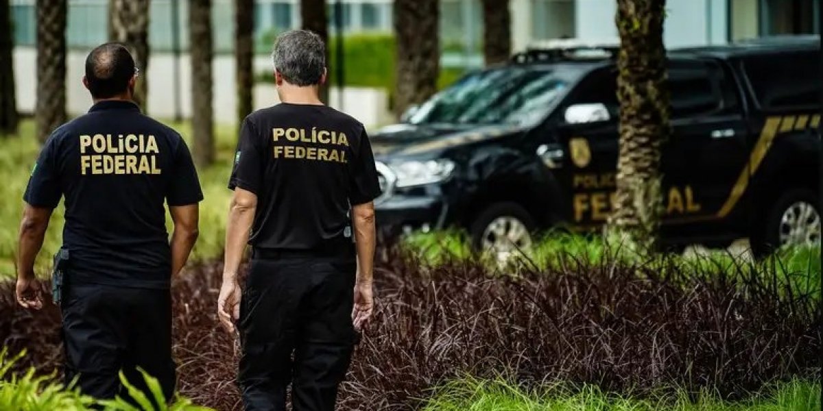 Policiais Federais indo para operação
