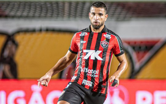 Meia do Vitória é punido por expulsão e vira desfalque na próxima rodada