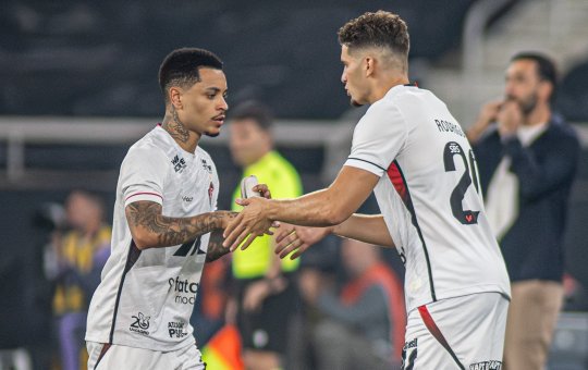 Ruben Rodrigues e Matheuzinho podem jogar juntos? Fábio Carille fala sobre a disputa no meio-campo