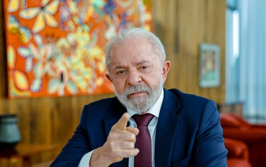 Lula critica Trump, diz que o lugar de Bolsonaro é o "xilindró" e alfineta Eduardo Bolsonaro