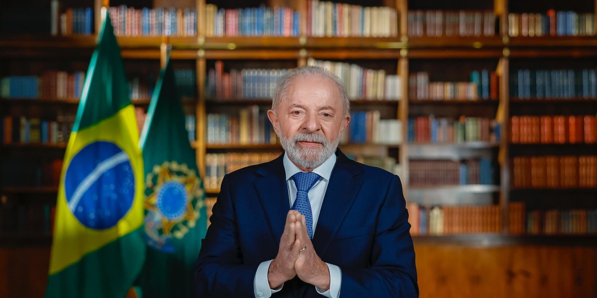 Lua agradecendo em vídeo