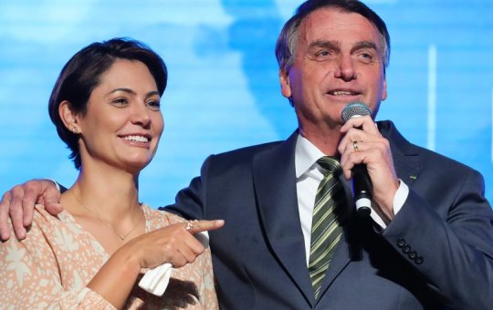 Michelle Bolsonaro se manifesta após operação da PF contra Jair Bolsonaro