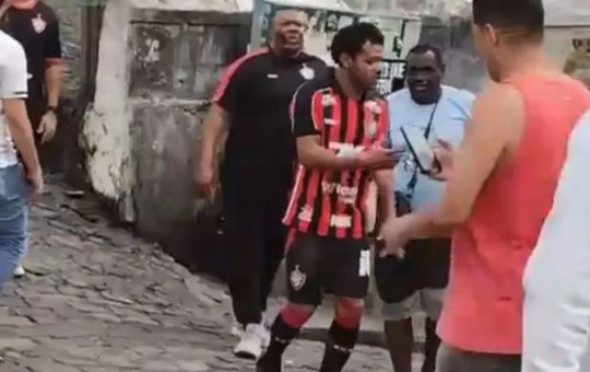 Reforço do Vitória, Romarinho é visto no Pelourinho