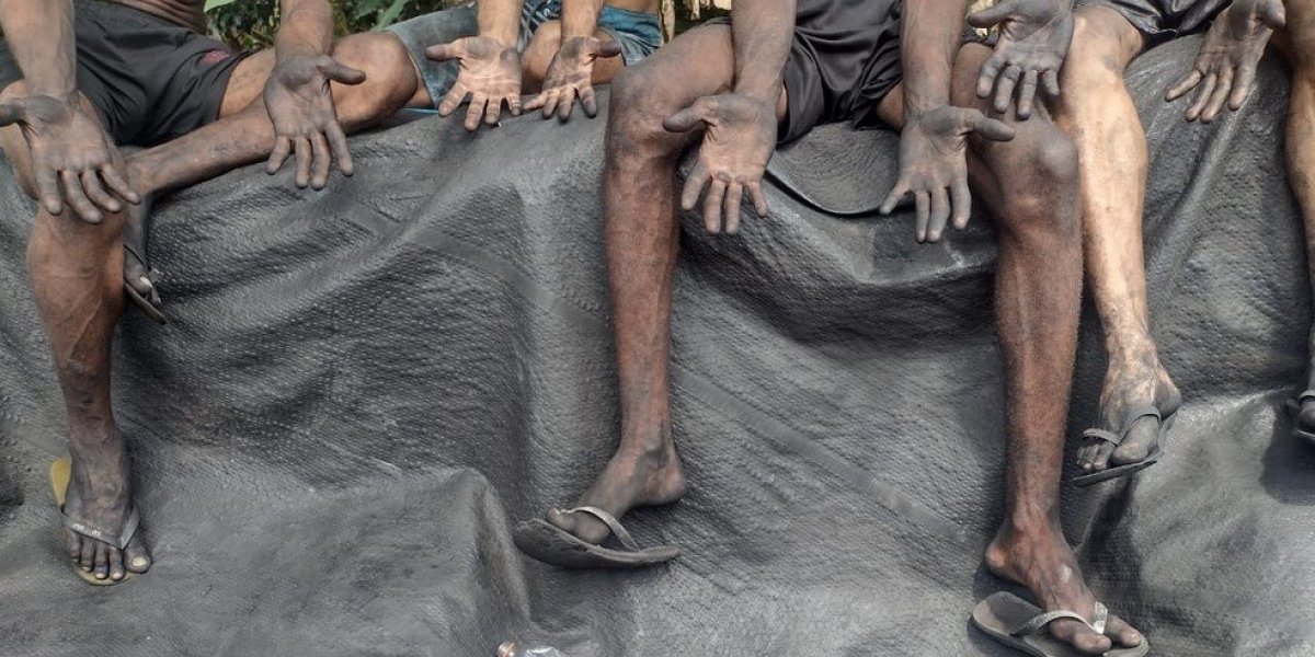 Homens em situação de trabalho escravo