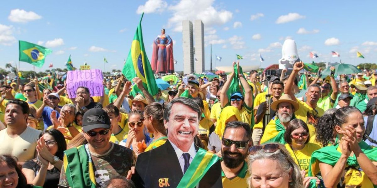 Apoiadores de Bolsonaro