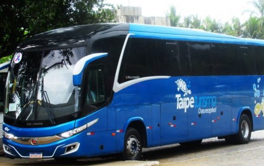 Ônibus de turismo é atingido por tiro em Trancoso e passageiros entram em pânico