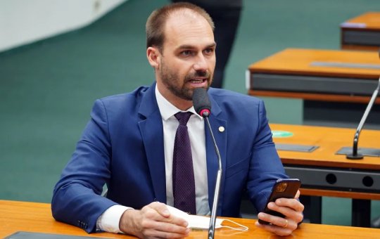 Período de licença de Eduardo Bolsonaro na Câmara chega ao fim neste domingo
