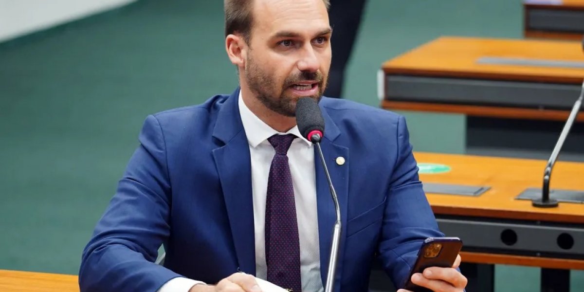 Período de licença de Eduardo Bolsonaro na Câmara chega ao fim neste domingo