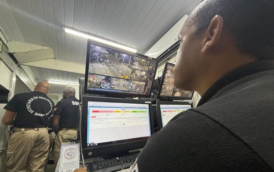 Foragidos por pensão e violência contra mulher são presos pelo reconhecimento facial da SSP