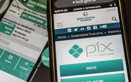 França passa a aceitar Pix como método de pagamento para turistas brasileiros
