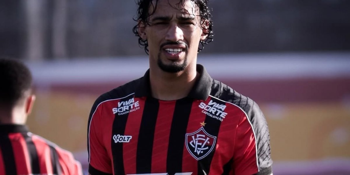Fabri no duelo de Vitória x Red Bull Bragantino