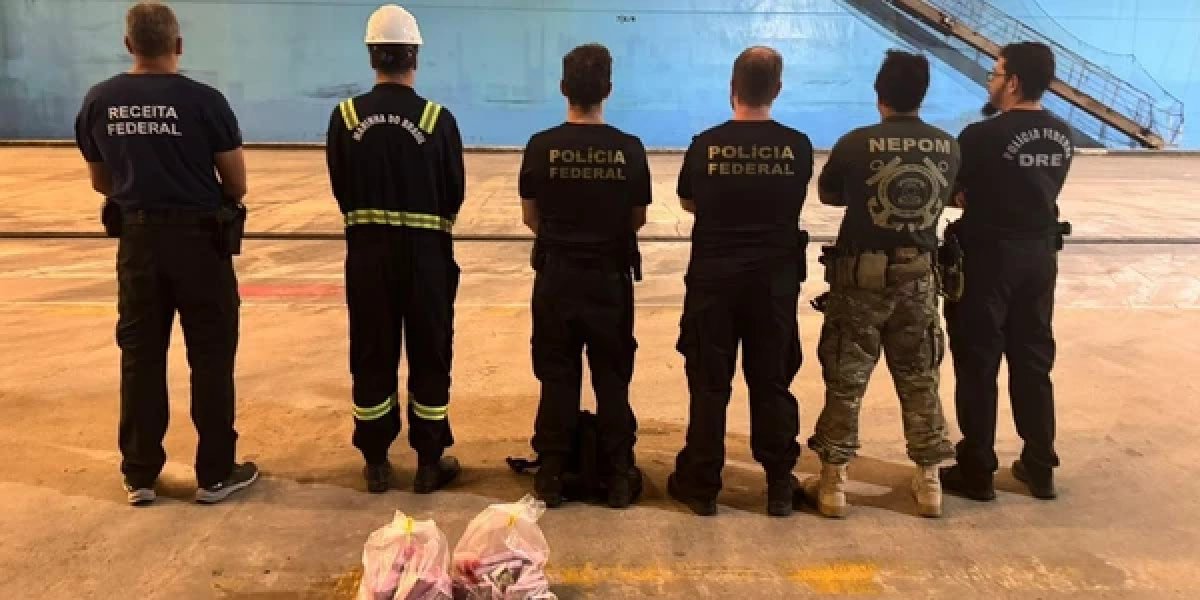 Agentes durante operação