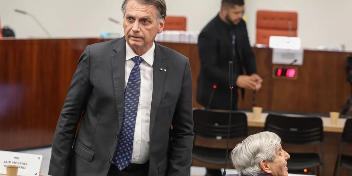 Defesa de Bolsonaro busca esclarecimentos de Moraes sobre restrições nas redes e entrevistas