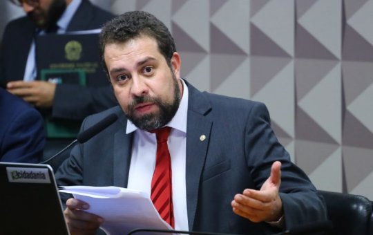 Boulos critica manobras para manter Eduardo Bolsonaro na Câmara: “Todas as máscaras vão cair”