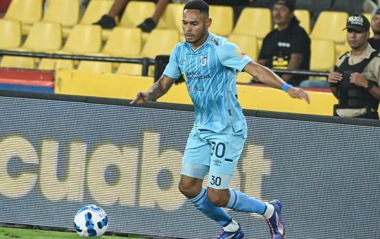 Presidente afirma que transferência de atacante para o Vitória está "morta"