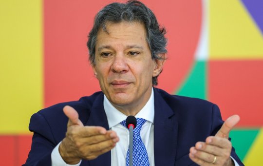 Governo prepara plano de socorro para áreas mais afetadas pelo tarifaço 