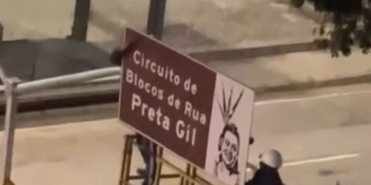 Intalação da placa na avenida