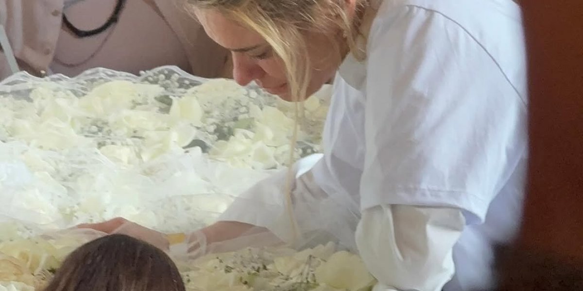  Carolina Dieckmann se emociona ao se despedir de Preta Gil: "Como você lutou…"