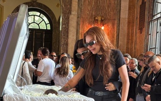 Ludmilla e esposa se emocionam na despedida de Preta Gil
