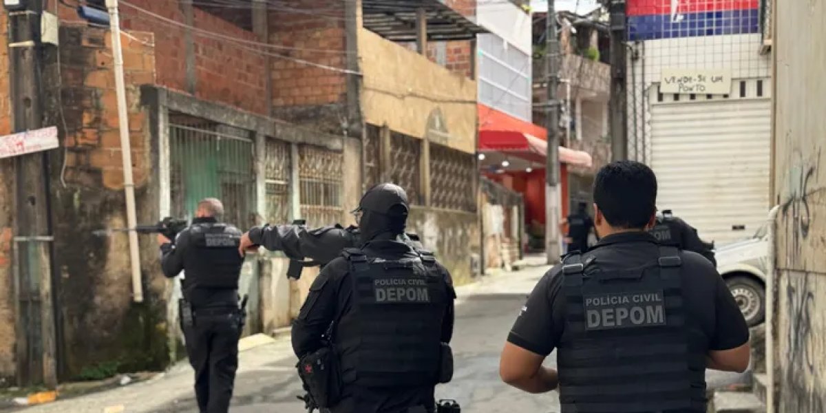 Policiais civis em ação