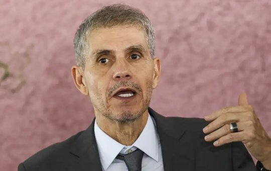 Governo brasileiro busca acordo para evitar tarifa de 50% dos EUA