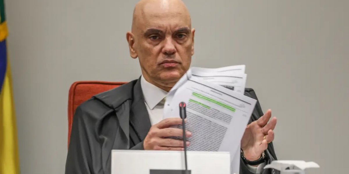Moraes cita Hitler e proíbe novos acampamentos em frente ao STF: "Não se negocia a democracia"