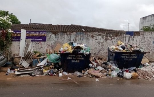 Feto é encontrado dentro de lixeira pública em bairro de Salvador