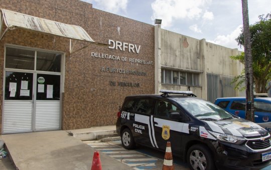 Suspeito tenta roubar moto, enfrenta vítima em luta corporal e dispara ao fugir