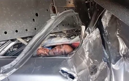 Pai e família ficam presos em ferragens de caminhão esmagado em acidente na estrada