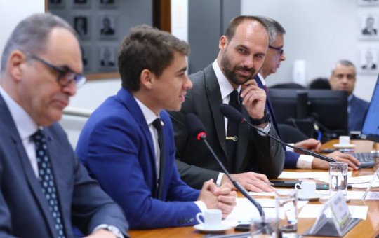 Eduardo Bolsonaro ataca Nikolas Ferreira e eleva tensão interna: “Pessoa abjeta”