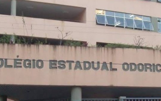 Terreno que abrigava colégio Odorico Tavares tem leilão suspenso