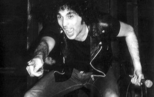 Primeiro vocalista da banda Iron Maiden morre aos 69 anos