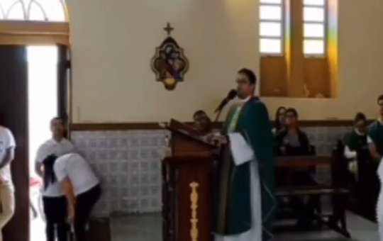 Padre tem fala preconceituosa após morte de Preta Gil: 'Cadê esses orixás que não ressuscitaram Preta Gil?'