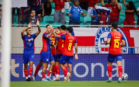 Lucho recupera a confiança e comanda triunfo tricolor, garantindo vantagem para o jogo de volta 