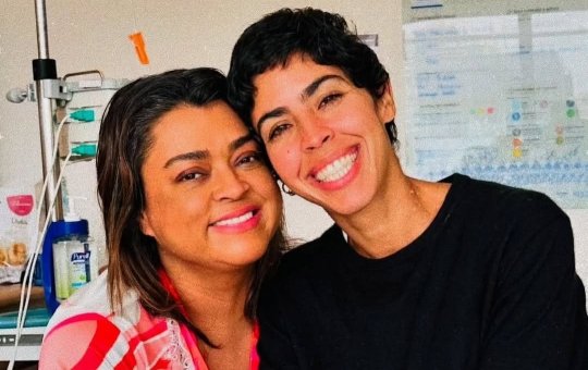 Bela Gil se pronuncia após fala ofensiva de padre sobre Preta Gil: 'Desrespeitoso'