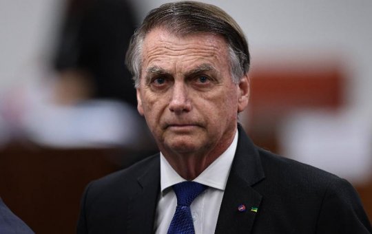 Bolsonaro volta a ter crise de soluço e a saúde do ex-presidente vira forte preocupação de aliados