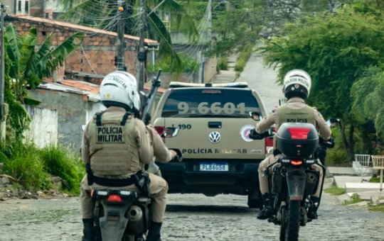 Polícia descobre acampamento de traficantes em área de mata em São Francisco do Conde