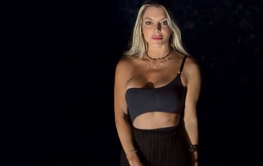 Depois de novo surto, mãe de influenciadora afirma: 'Minha filha é doente, não tem condições de viver em sociedade'