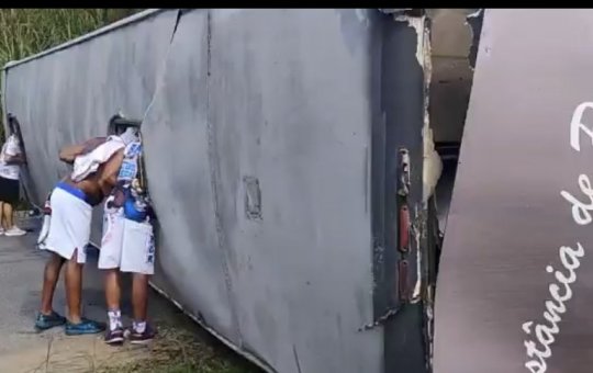 Ônibus da Bamor capota e deixa feridos em Pernambuco