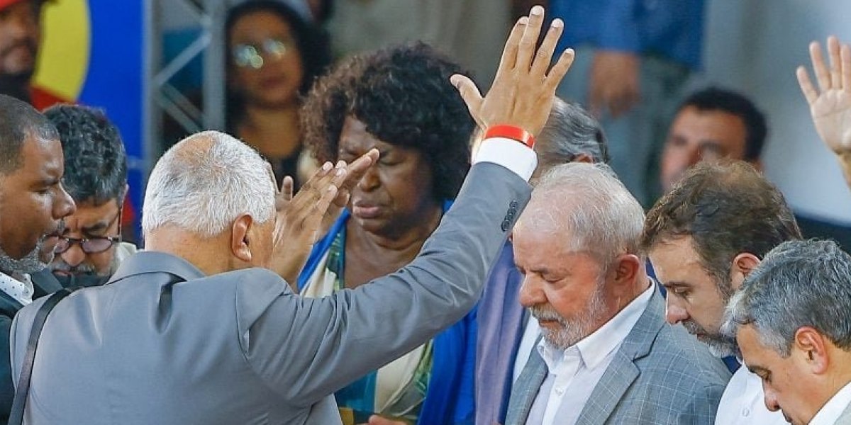 Popularidade de Lula aumenta entre evangélicos e acende alerta na oposição