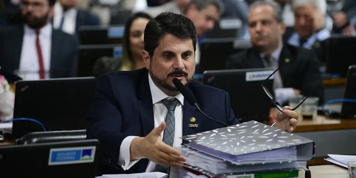 Senador Marcos do Val é alvo da PF e usará tornozeleira eletrônica por ordem do STF