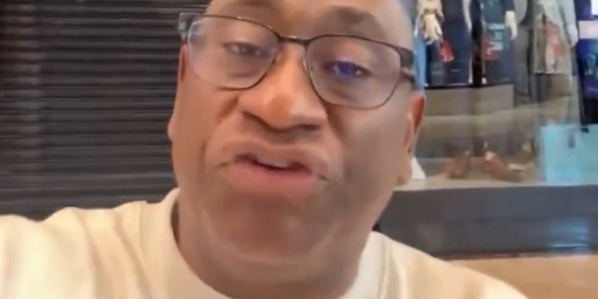 João Neto respondendo a pergunta