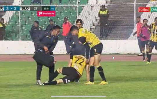 Jogador do The Strongest é ferido por rojões lançados por torcedores do próprio time