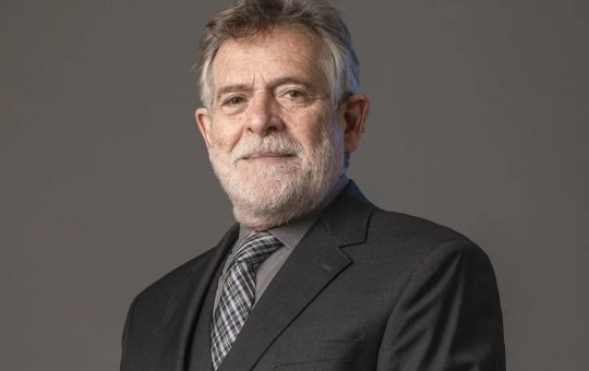 José de Abreu comemora prisão domiciliar de Bolsonaro e elogia Alexandre de Moraes